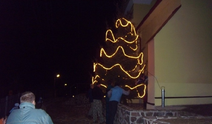 Stavanie vianočného stromčeka
